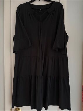 Womens Black Long-Sleeve Tiered Dress